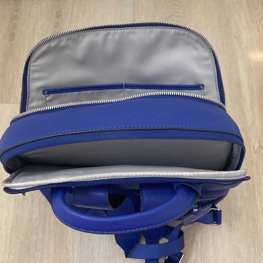 Backpack - Picture 5 of 5